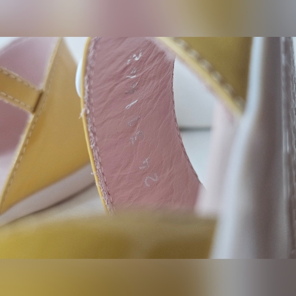 New GUCCI Girl's Horsebit Sandals! - Picture 14 of 16